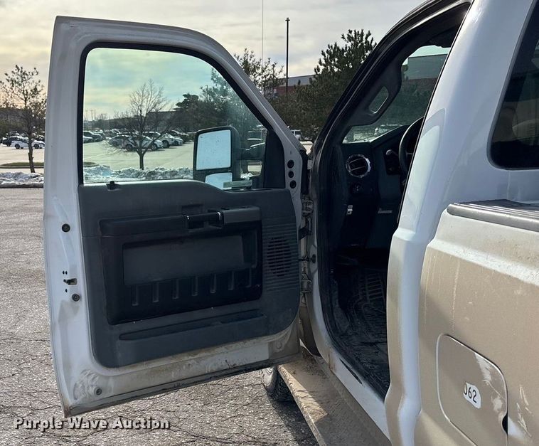 image for item OE9262 2015 Ford F250 Super Duty XL pickup truck