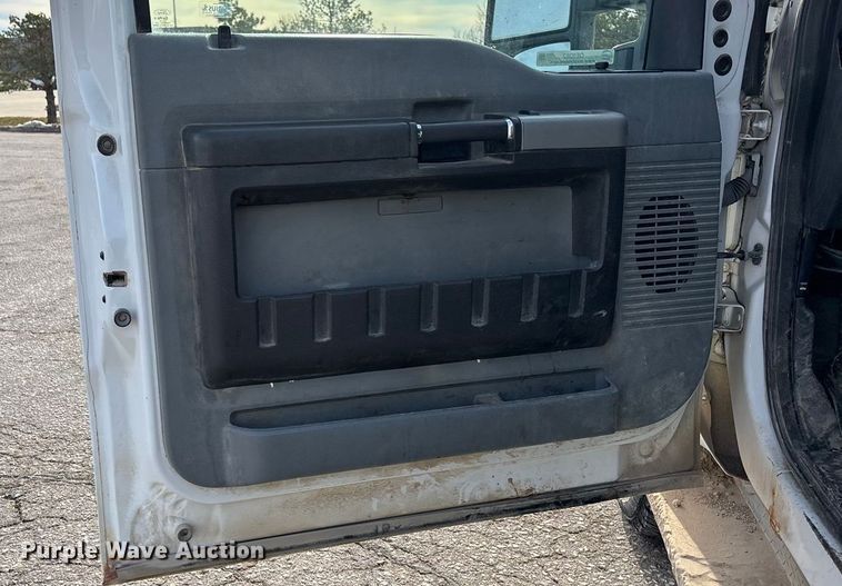 image for item OE9262 2015 Ford F250 Super Duty XL pickup truck