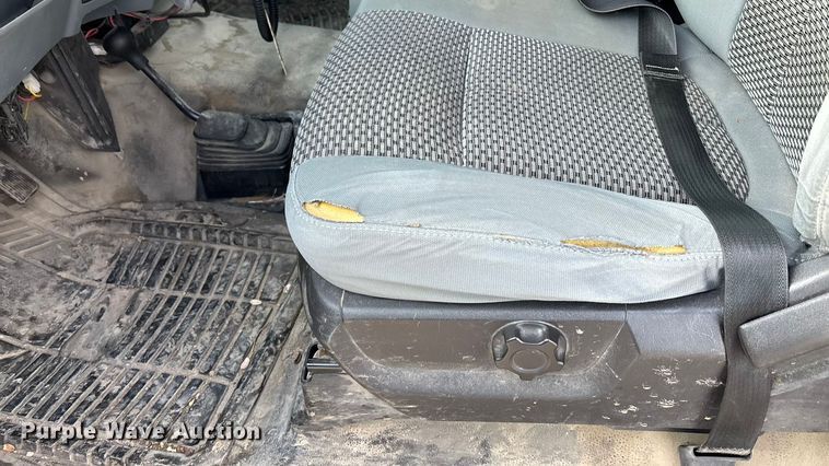 image for item OE9262 2015 Ford F250 Super Duty XL pickup truck