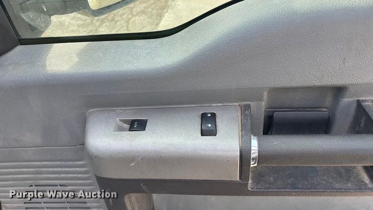 image for item OE9262 2015 Ford F250 Super Duty XL pickup truck