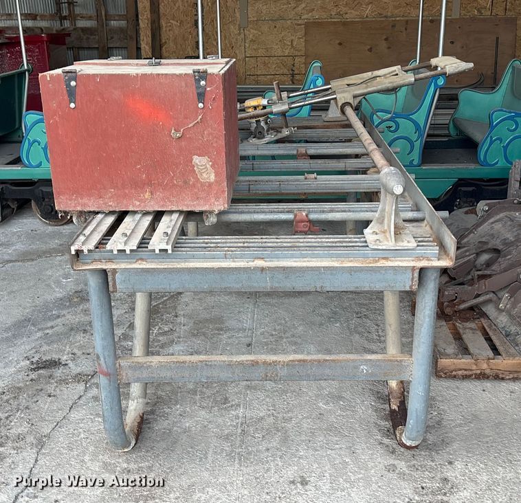 image for item OE9325 Wood router table