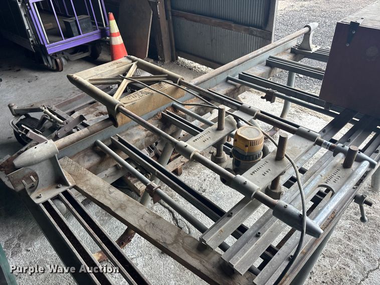 image for item OE9325 Wood router table