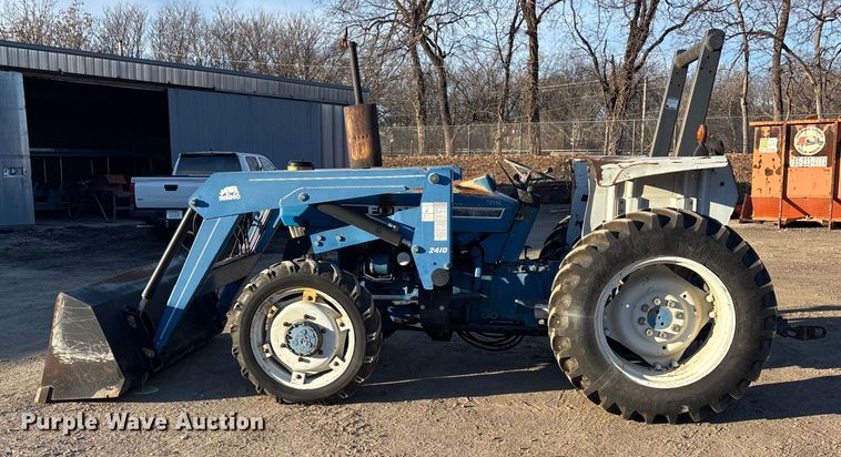 image for item OE9328 Ford CA414D MFWD tractor