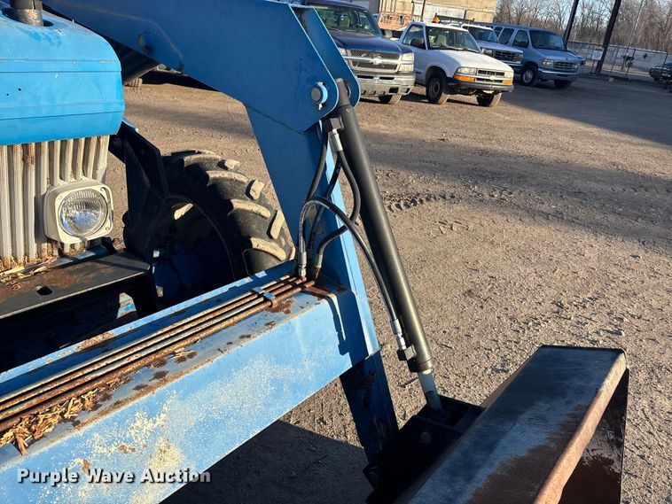 image for item OE9328 Ford CA414D MFWD tractor