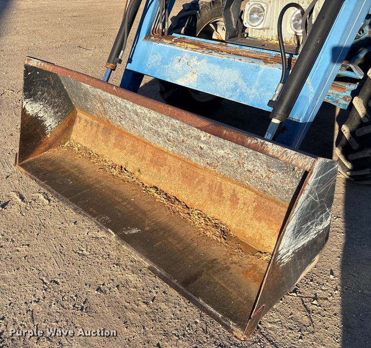 image for item OE9328 Ford CA414D MFWD tractor