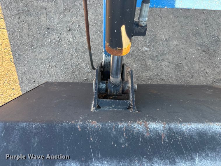 image for item OE9328 Ford CA414D MFWD tractor