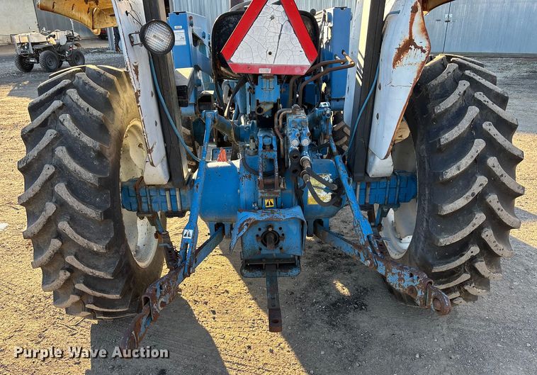 image for item OE9328 Ford CA414D MFWD tractor