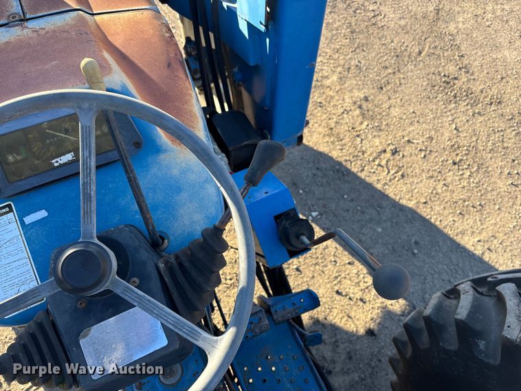 image for item OE9328 Ford CA414D MFWD tractor