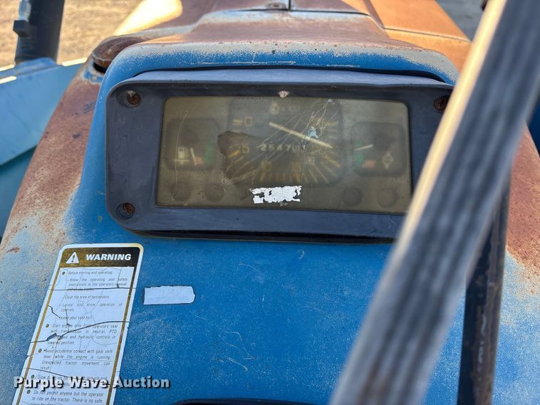 image for item OE9328 Ford CA414D MFWD tractor