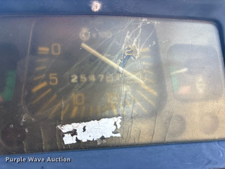 image for item OE9328 Ford CA414D MFWD tractor