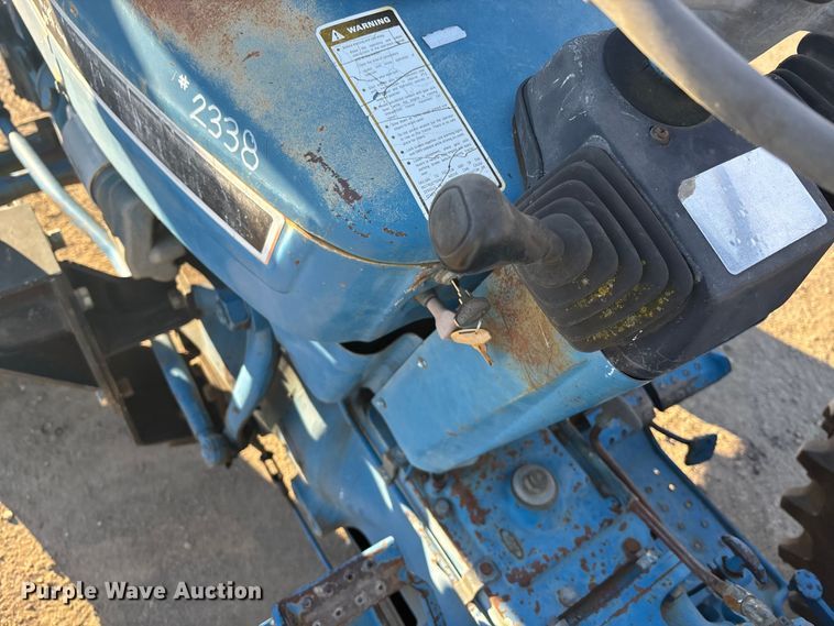 image for item OE9328 Ford CA414D MFWD tractor