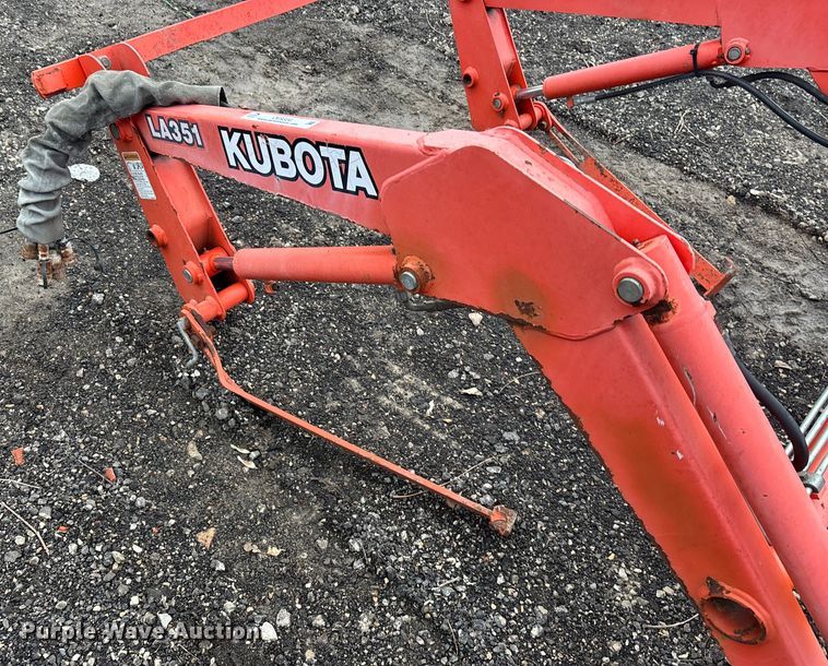 image for item OE9334 Kubota LA351 loader