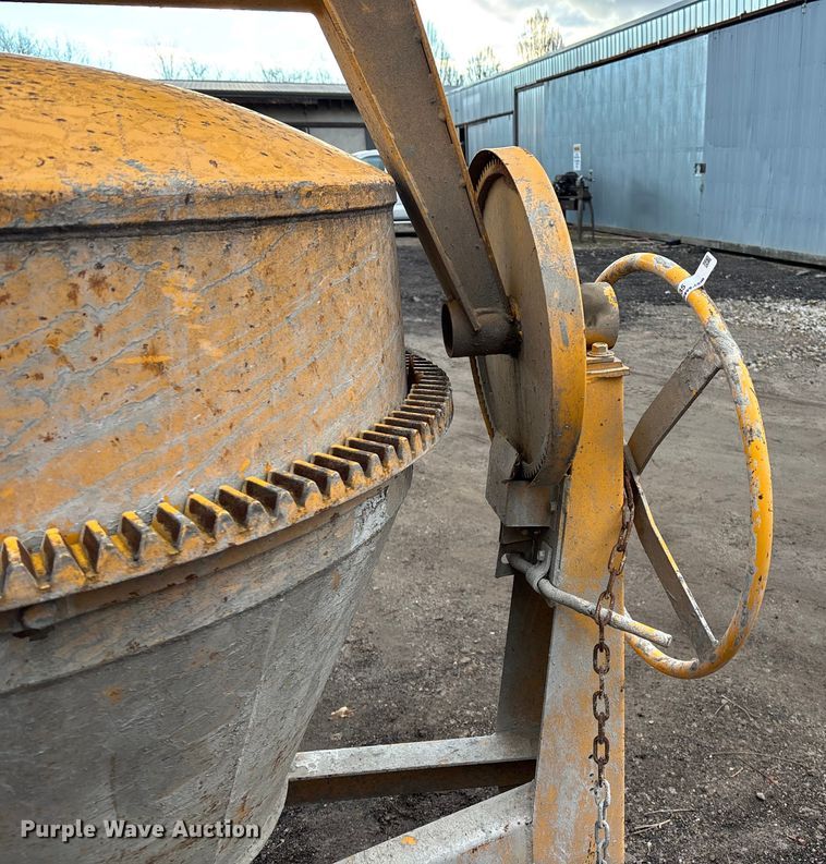 image for item OE9335 Stone 950M concrete mixer