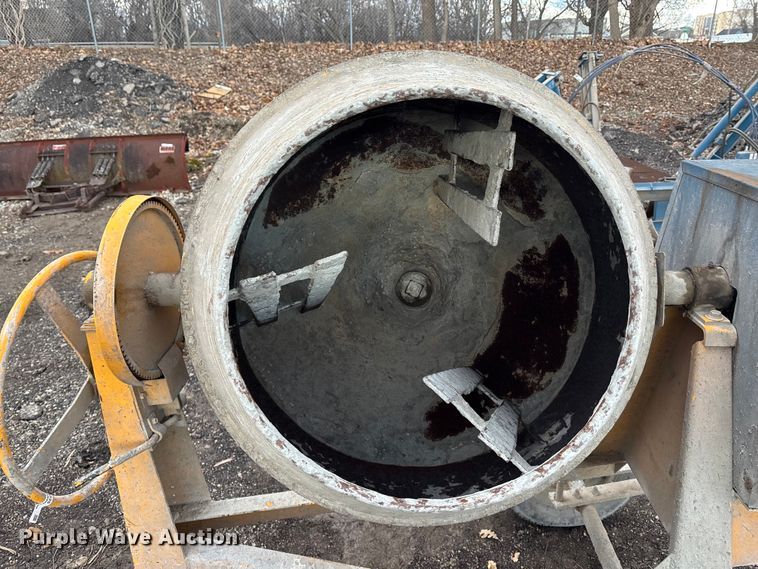 image for item OE9335 Stone 950M concrete mixer