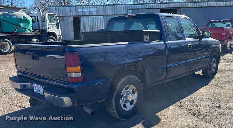 image for item OE9338 2002 Chevrolet Silverado 1500 Ext. Cab pickup truck