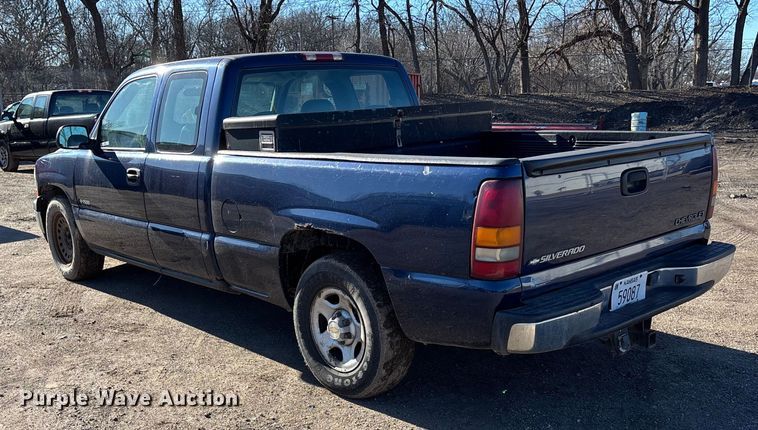 image for item OE9338 2002 Chevrolet Silverado 1500 Ext. Cab pickup truck