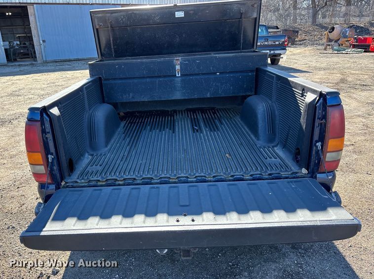 image for item OE9338 2002 Chevrolet Silverado 1500 Ext. Cab pickup truck