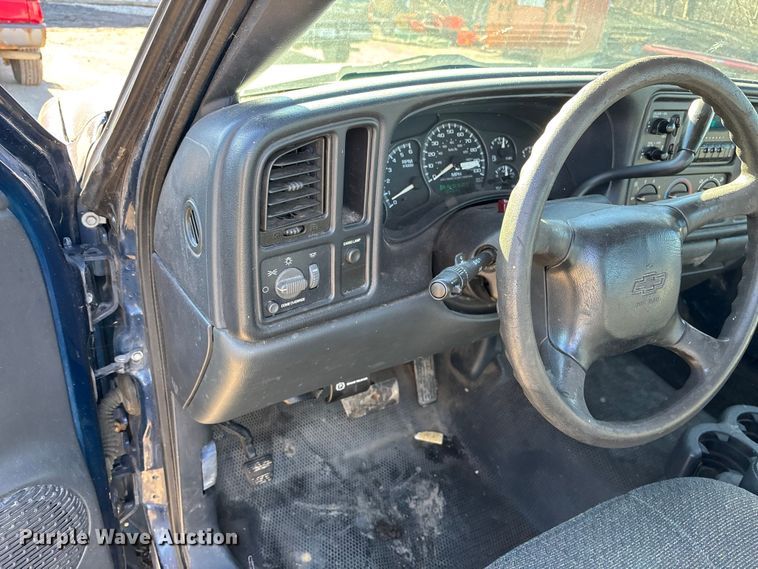 image for item OE9338 2002 Chevrolet Silverado 1500 Ext. Cab pickup truck