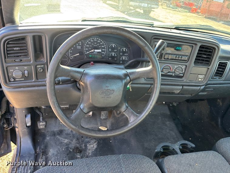 image for item OE9338 2002 Chevrolet Silverado 1500 Ext. Cab pickup truck