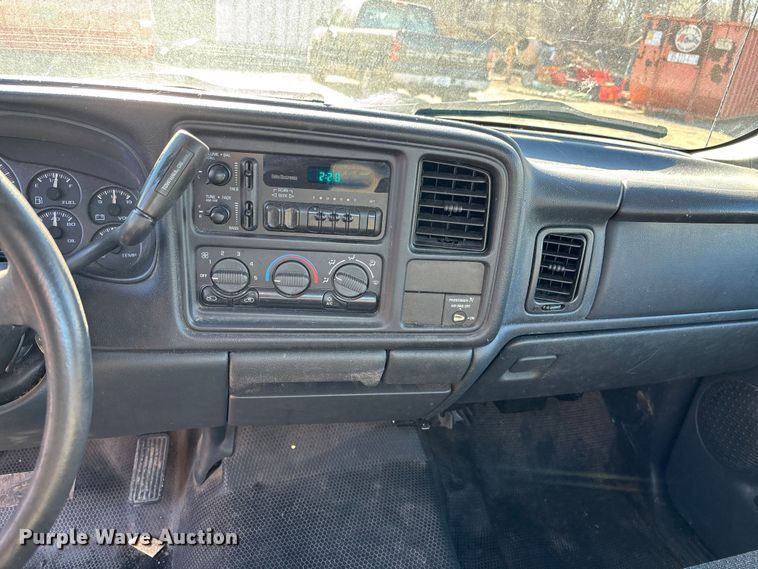 image for item OE9338 2002 Chevrolet Silverado 1500 Ext. Cab pickup truck