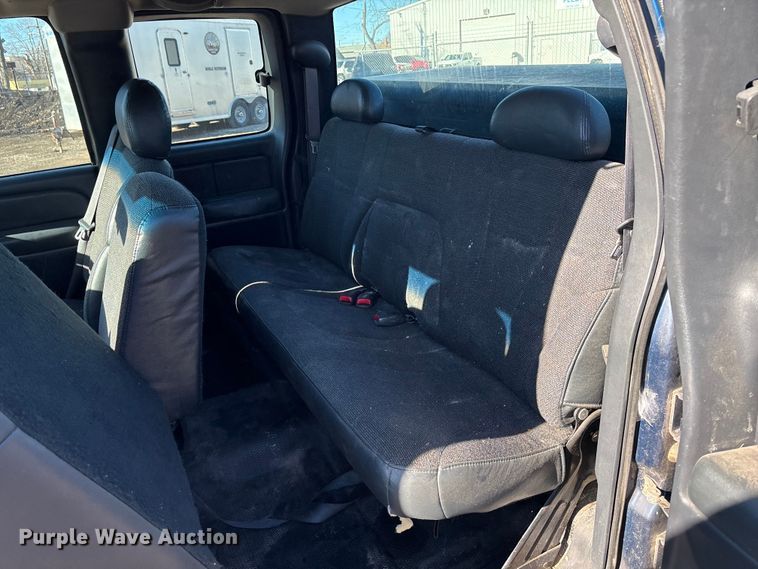 image for item OE9338 2002 Chevrolet Silverado 1500 Ext. Cab pickup truck