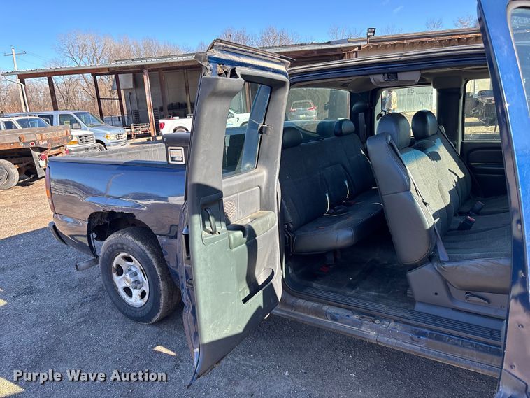 image for item OE9338 2002 Chevrolet Silverado 1500 Ext. Cab pickup truck