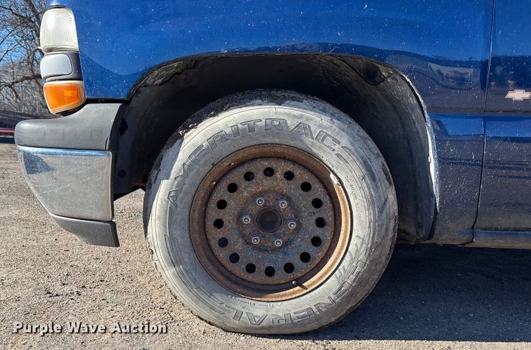 image for item OE9338 2002 Chevrolet Silverado 1500 Ext. Cab pickup truck