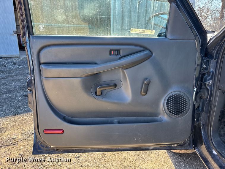 image for item OE9339 2005 Chevrolet Silverado 1500 Ext. Cab pickup truck