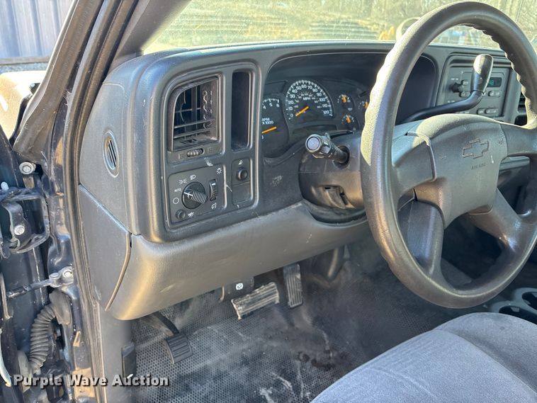 image for item OE9339 2005 Chevrolet Silverado 1500 Ext. Cab pickup truck