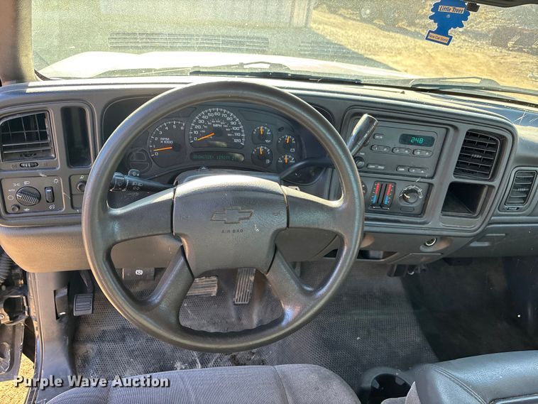 image for item OE9339 2005 Chevrolet Silverado 1500 Ext. Cab pickup truck