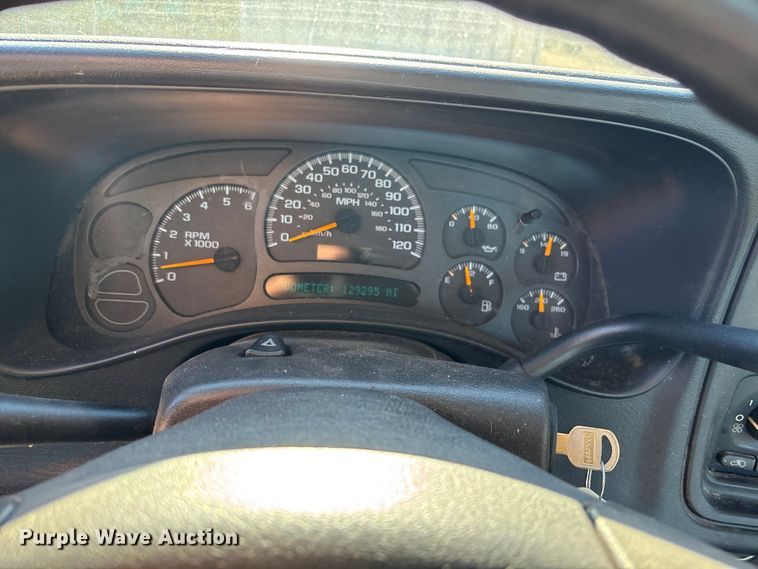 image for item OE9339 2005 Chevrolet Silverado 1500 Ext. Cab pickup truck