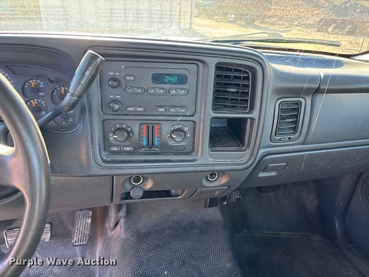 image for item OE9339 2005 Chevrolet Silverado 1500 Ext. Cab pickup truck