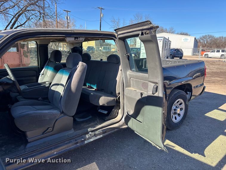 image for item OE9339 2005 Chevrolet Silverado 1500 Ext. Cab pickup truck