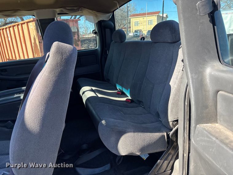 image for item OE9339 2005 Chevrolet Silverado 1500 Ext. Cab pickup truck