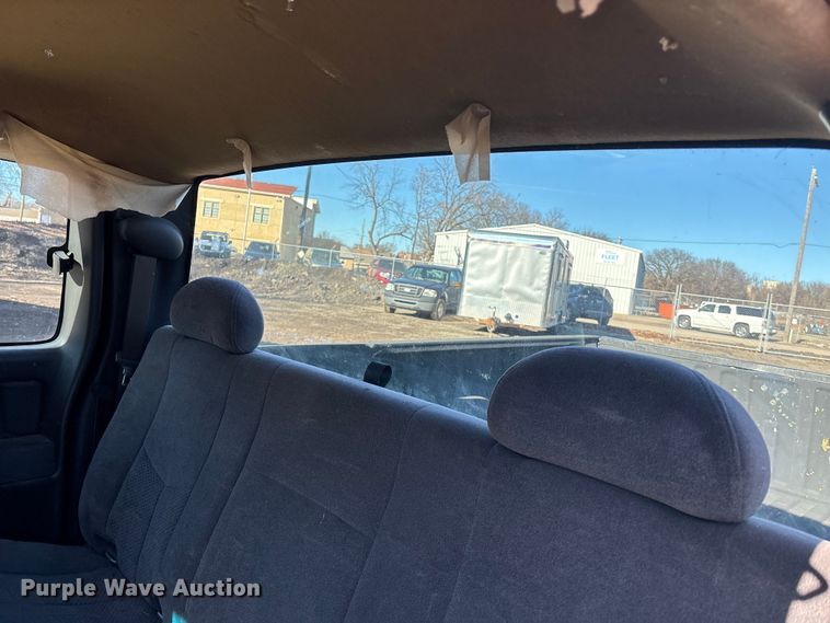 image for item OE9339 2005 Chevrolet Silverado 1500 Ext. Cab pickup truck