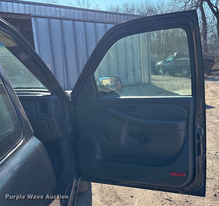 image for item OE9339 2005 Chevrolet Silverado 1500 Ext. Cab pickup truck