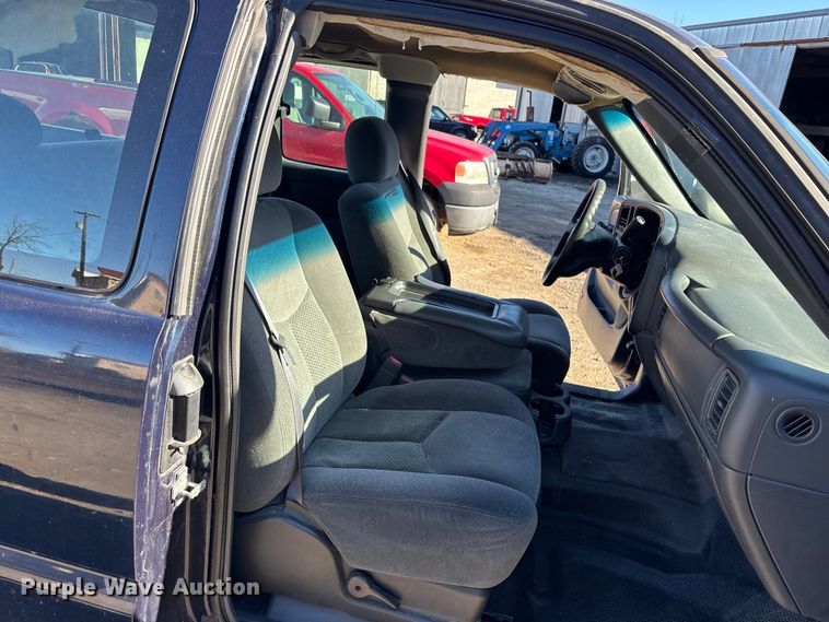 image for item OE9339 2005 Chevrolet Silverado 1500 Ext. Cab pickup truck