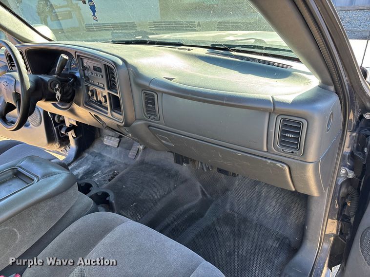 image for item OE9339 2005 Chevrolet Silverado 1500 Ext. Cab pickup truck