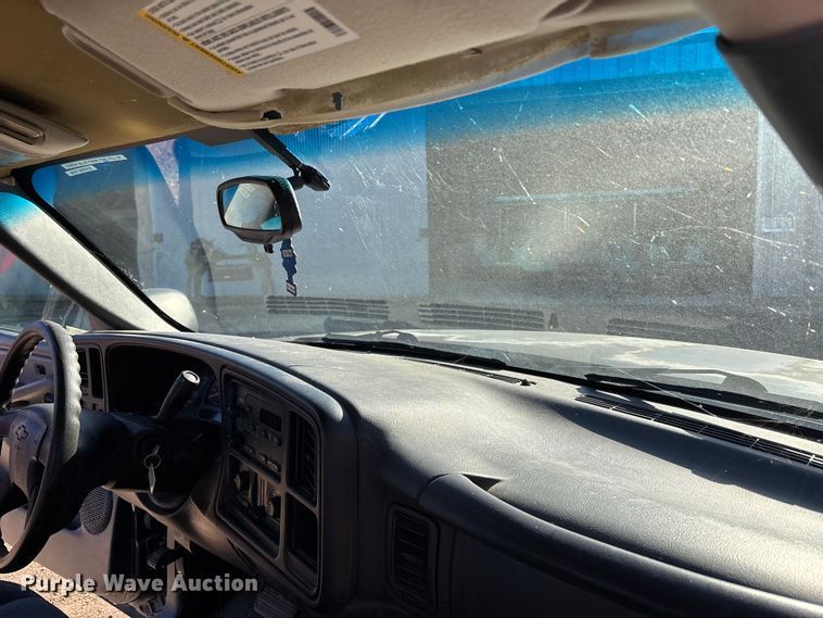 image for item OE9339 2005 Chevrolet Silverado 1500 Ext. Cab pickup truck