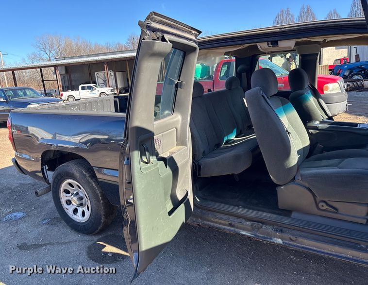 image for item OE9339 2005 Chevrolet Silverado 1500 Ext. Cab pickup truck