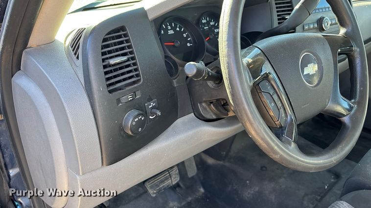 image for item OE9342 2009 Chevrolet Silverado 1500 Ext. Cab pickup truck