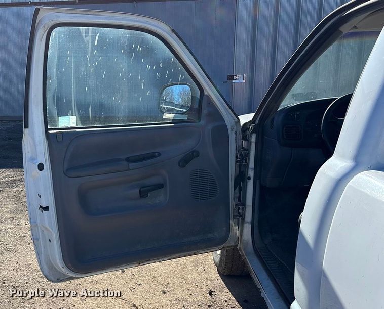 image for item OE9343 1999 Dodge Ram 1500 pickup truck