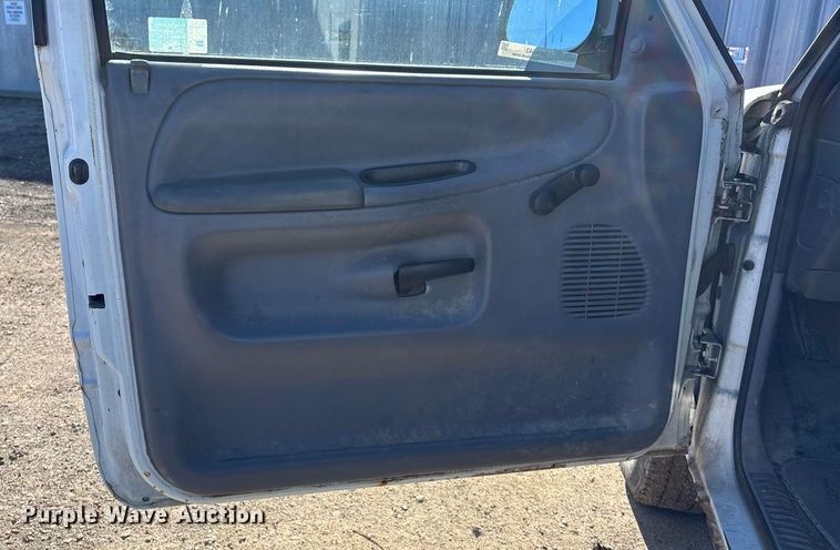 image for item OE9343 1999 Dodge Ram 1500 pickup truck