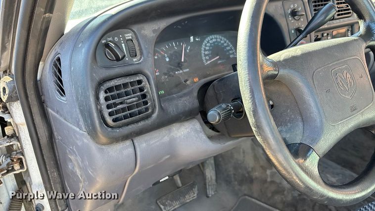 image for item OE9343 1999 Dodge Ram 1500 pickup truck