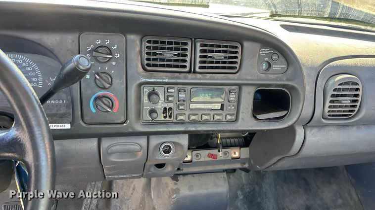 image for item OE9343 1999 Dodge Ram 1500 pickup truck