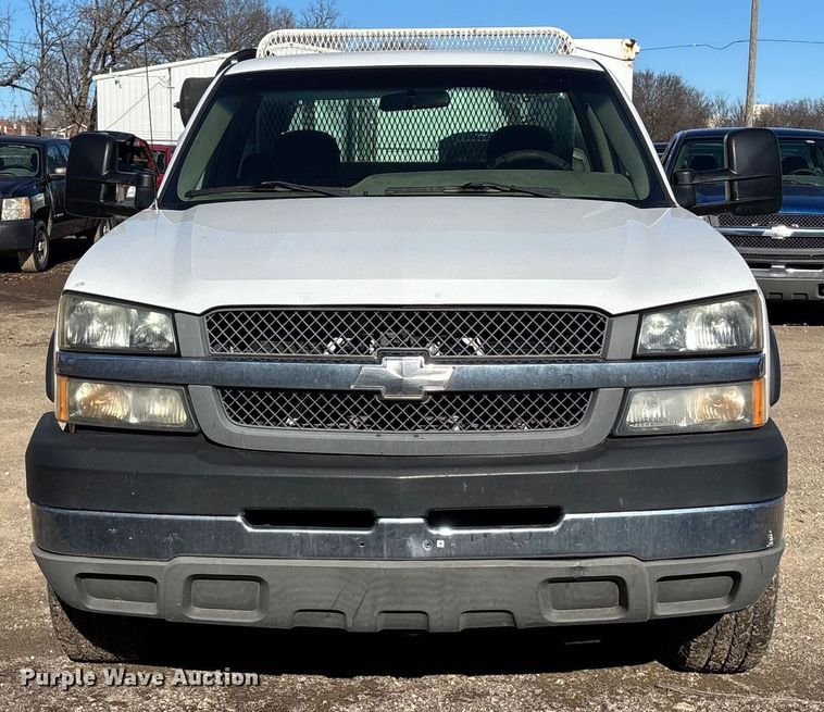 image for item OE9344 2003 Chevrolet Silverado 2500HD utility bed pickup truck