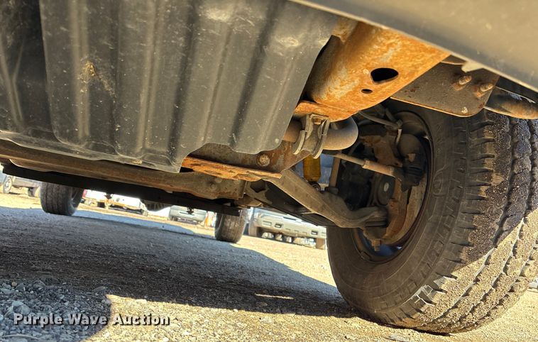 image for item OE9344 2003 Chevrolet Silverado 2500HD utility bed pickup truck