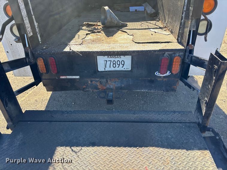 image for item OE9344 2003 Chevrolet Silverado 2500HD utility bed pickup truck