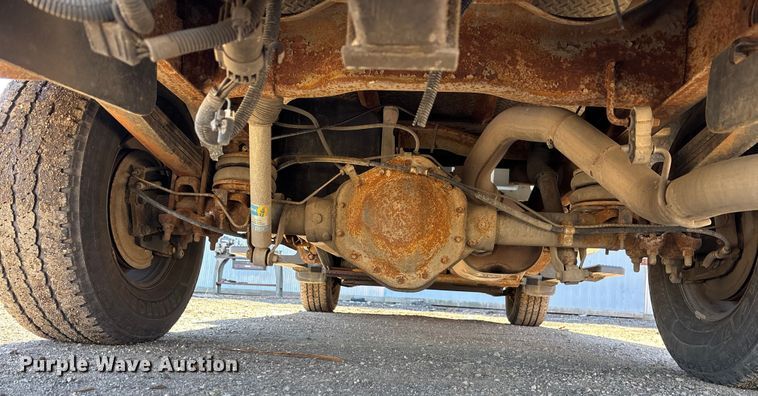 image for item OE9344 2003 Chevrolet Silverado 2500HD utility bed pickup truck