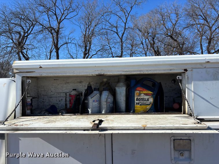 image for item OE9344 2003 Chevrolet Silverado 2500HD utility bed pickup truck